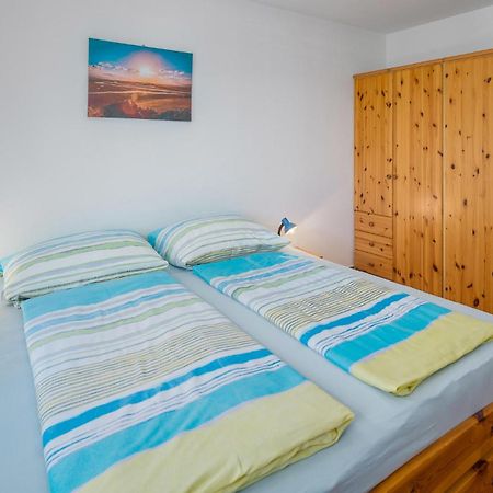 1 Bedroom Beautiful Apartment In Poreč Exterior foto
