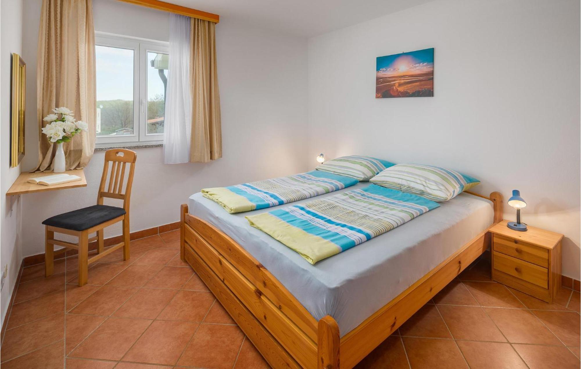 1 Bedroom Beautiful Apartment In Poreč Exterior foto